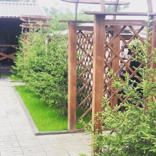 Дача.  Был пустой участок, строили все постепенно, каждый год что-то добавляем, что-то мы улучшаем. 02