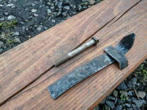 Из старых дисков получилась отличная печь под казан. 05