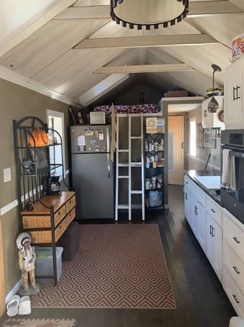 Один участок, одна семья и несколько домиков. 04