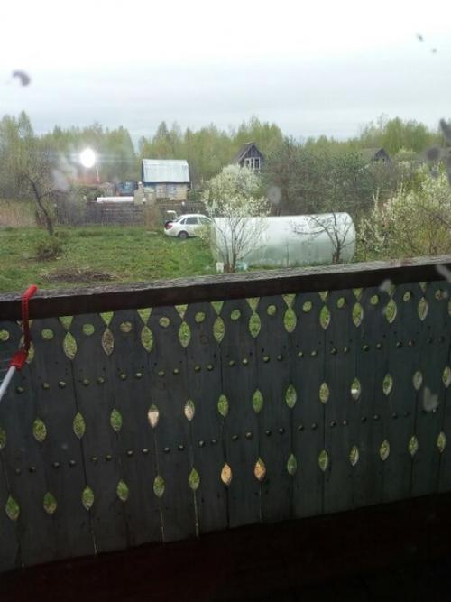 Купили сад.  В доме порядок навели.  