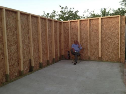 Задумал мастерскую и ещё навес под Машину вышел. 01