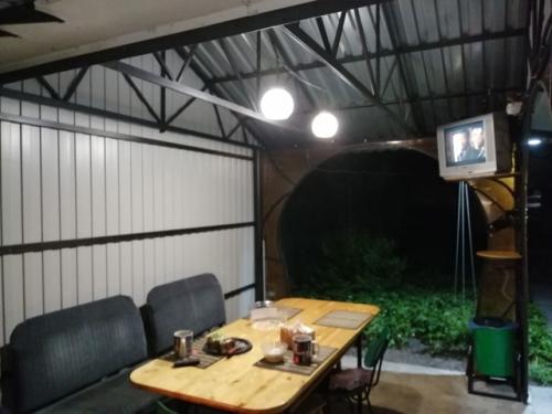 Вот такую беседку сделал муж. 02