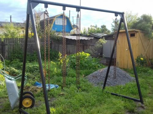 Сделал надёжные качели для семьи на даче. 03