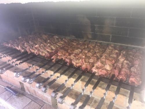 Наше любимое место для отдыха большой компанией - летняя кухня. 05