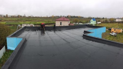 Коробка дома по моему проекту готова. 08