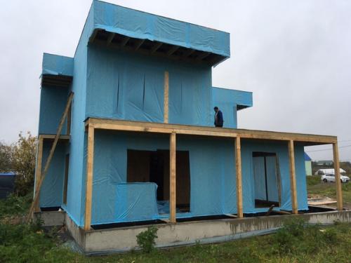 Коробка дома по моему проекту готова.
