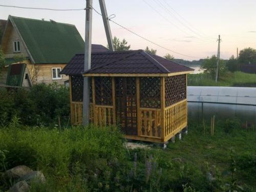 Многие желают обновить свой участок и построить беседку, для отдыха и времяпровождения в выходные деньки. 06