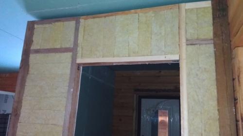 Сделал в доме из бруса каркасные перегородки. 06