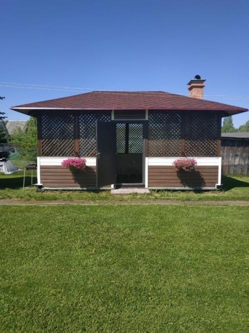 С мужем на пару построили беседку - получилось неплохо. 02