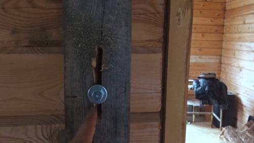 Сделал в доме из бруса каркасные перегородки. 01