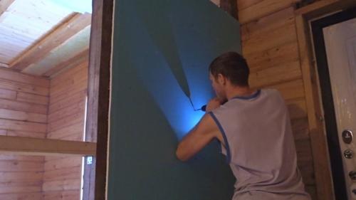 Сделал в доме из бруса каркасные перегородки. 05