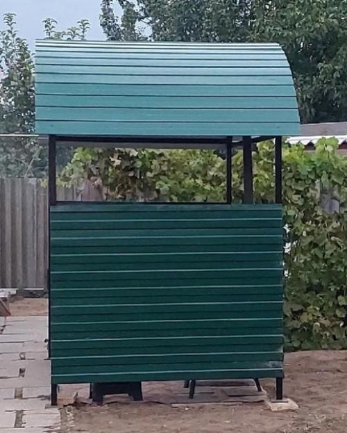 Самостоятельно изготовил кухню под навесом для приготовления на огне. 02