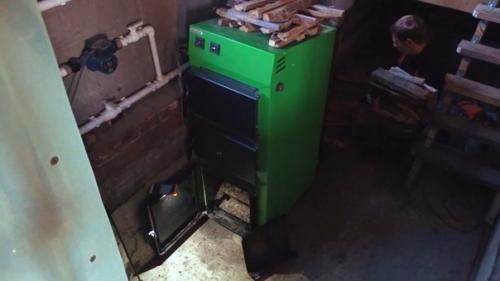 Третий год дровяным котлом отапливаюсь.