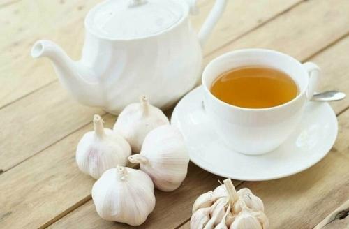 Польза от употребления чесночной воды.
