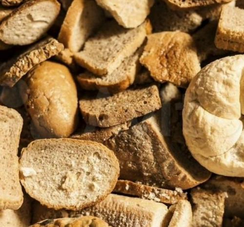 Зачерствевший хлеб - отличное решение для подкормки огородных культур, служащее основой для питательного удобрения. 01 Зачерствевший хлеб - отличное решение для подкормки огородных культур, служащее основой для питательного удобрения. 01