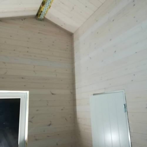 Процесс внутренней отделки имитацией бруса. 02