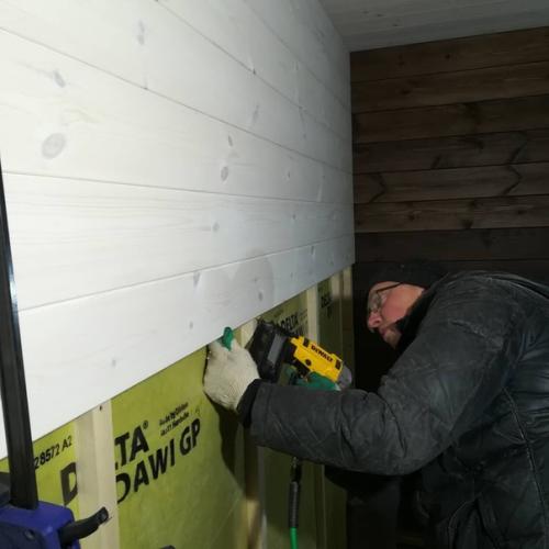 Процесс внутренней отделки имитацией бруса. 04