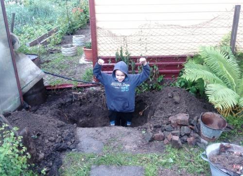 Помывочную простенькую сделал на даче. 01