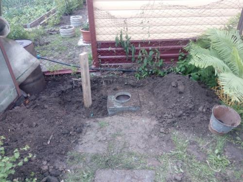 Помывочную простенькую сделал на даче. 02