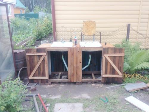 Помывочную простенькую сделал на даче. 07