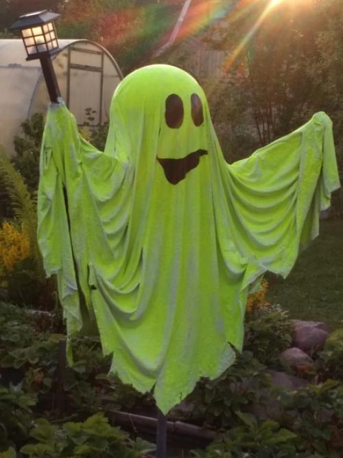 Самое лучшее и доброе в мире привидение - сделали из остатков цемента. 01