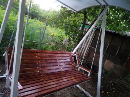 Крытые качели для дачи, своими руками. 01