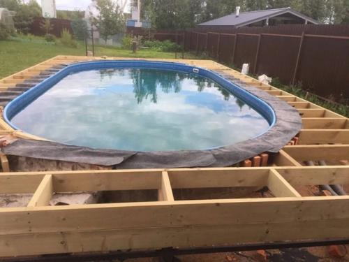 Построили пару лет назад бассейн на даче, о котором давно мечтали. 02