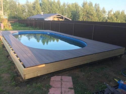 Построили пару лет назад бассейн на даче, о котором давно мечтали. 05