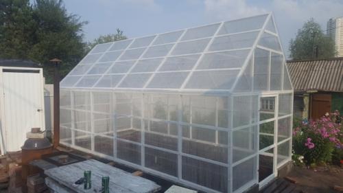 Осуществил давнюю мечту жены об основательной теплице. 05