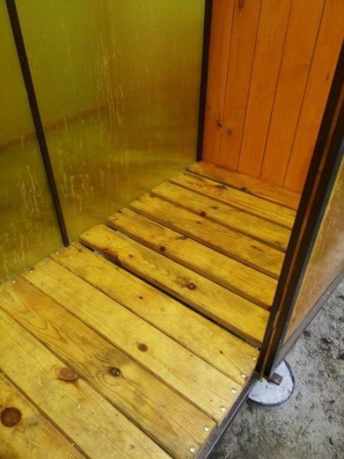 Простенький летний душ - то, что надо для дачи.