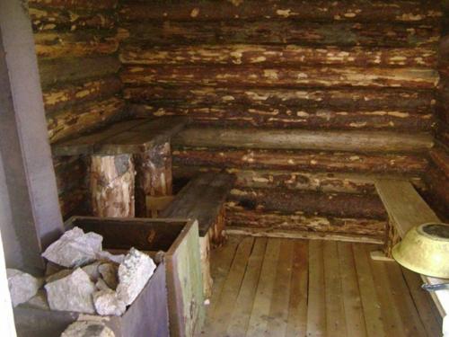 Помню, приезжаешь из города в деревню к бабушке. 04