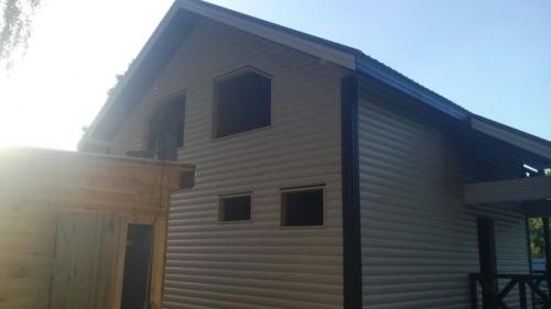 Коттедж площадью 168 м кв, размер дома 10 х 8 в два этажа с просторной террасой и балконом. 06