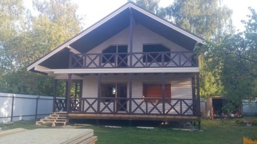 Коттедж площадью 168 м кв, размер дома 10 х 8 в два этажа с просторной террасой и балконом. 03