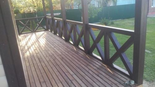 Коттедж площадью 168 м кв, размер дома 10 х 8 в два этажа с просторной террасой и балконом. 07