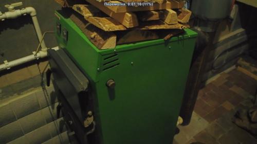 Сравнил по длительности горения уголь, брикеты и дрова. 03