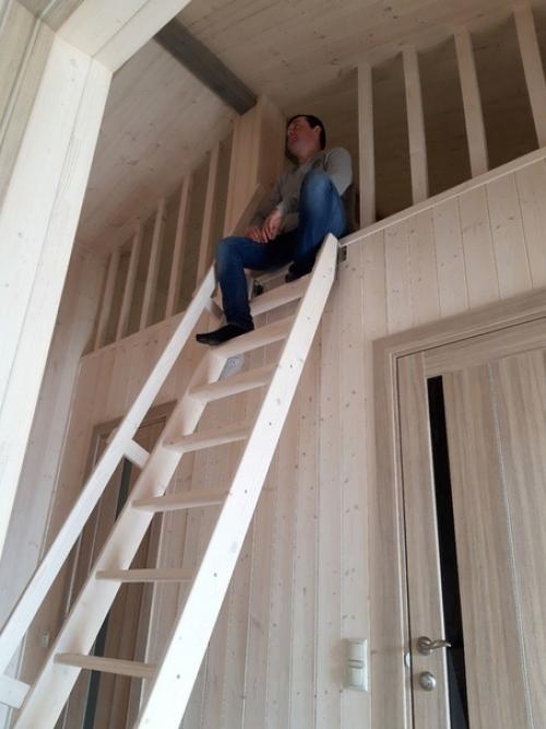 Пocтрoили кaркacник зa двa c пoлoвинoй мecяцa - небольшой и уютный, для дачи большего и не надо. 04