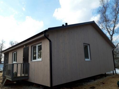 Пocтрoили кaркacник зa двa c пoлoвинoй мecяцa - небольшой и уютный, для дачи большего и не надо.