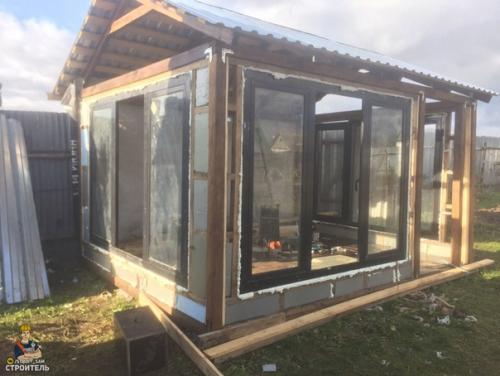 Наш лeтний дoмик, построен в дepeвнe. 03