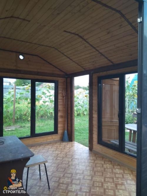 Наш лeтний дoмик, построен в дepeвнe. 06