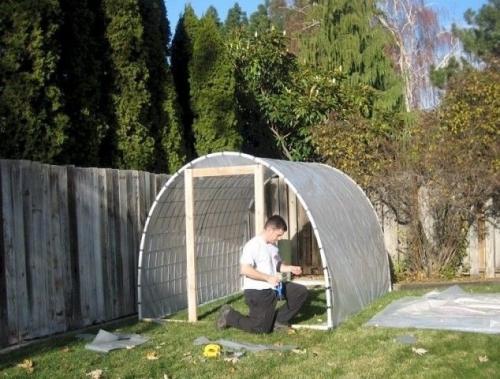 Построили тепличку.  Когда у человека золотые руки. 05