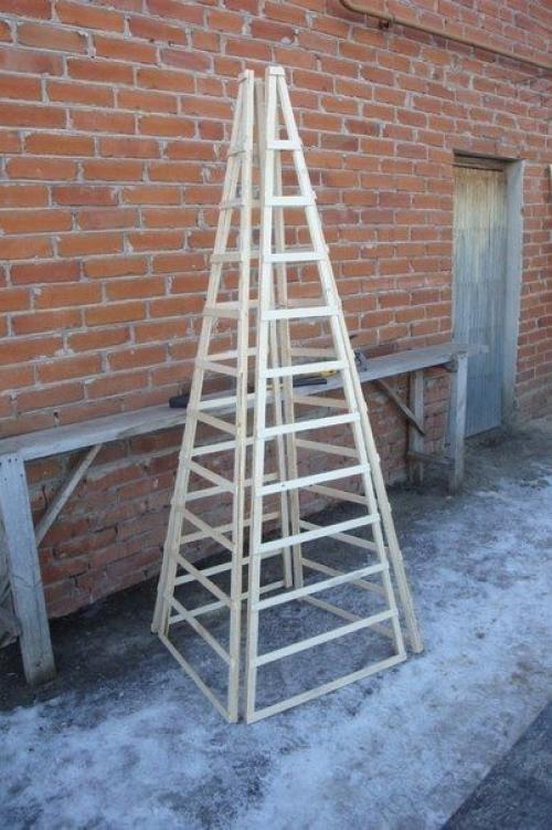 Дачникам в помощь классная идея - шпалера, которая принимает любую форму. 05