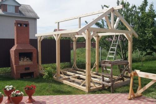 Открытая беседка с мангалом - наше любимое место отдыха. 02