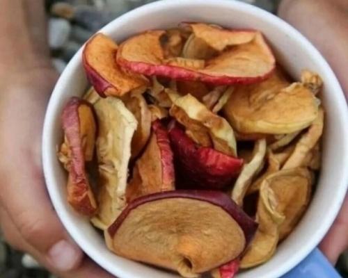 В копилочку полезностей о ПОЛЬЗК сушёных яблок.
