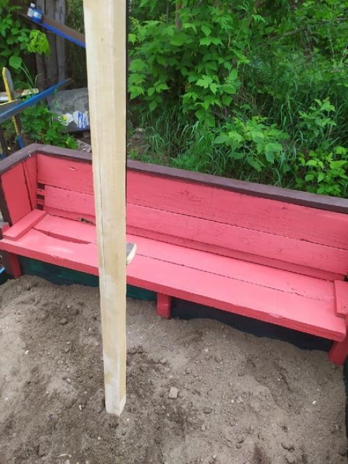 Сделала сыну песочницу - пиратский корабль, конечно с помощью мужа. 03