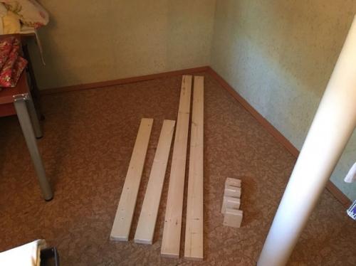 Своими руками кровать на дачу смастерил. 01