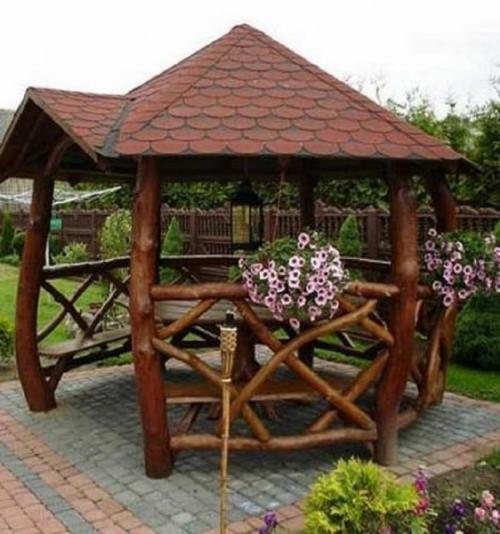 Беседка из натурального дерева. 01