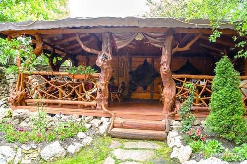 Беседка из натурального дерева. 04