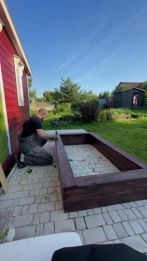 Как мы высокие грядки делаем.
