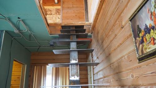 Каркас лестницы готов.