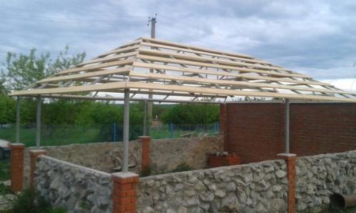 Беседка своими руками их того, что было в наличии. 03